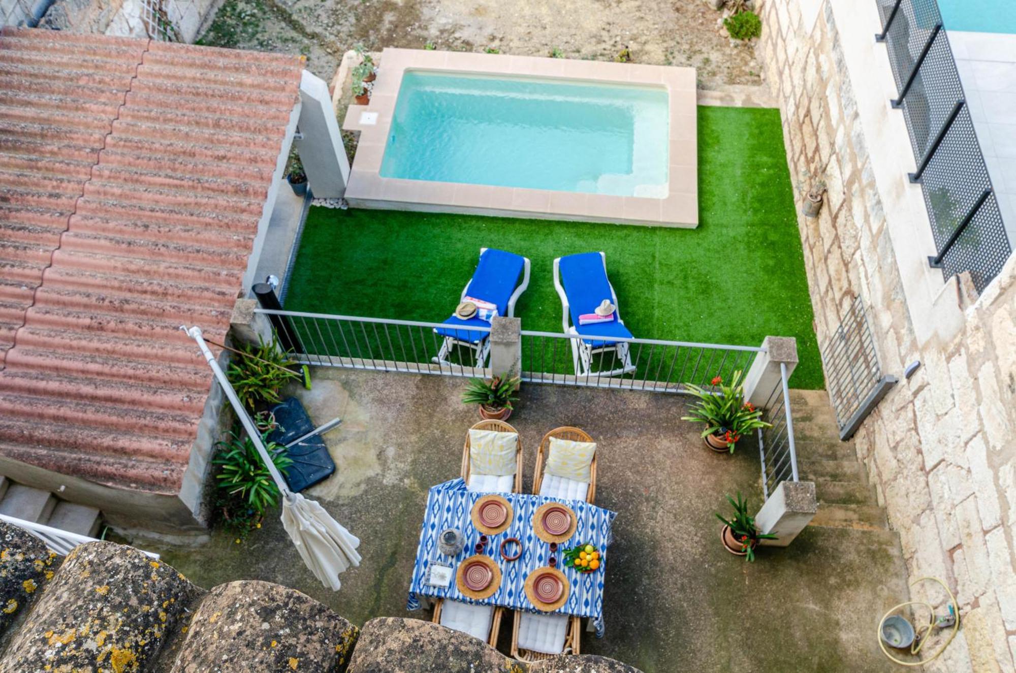 Yourhouse Cas Forner