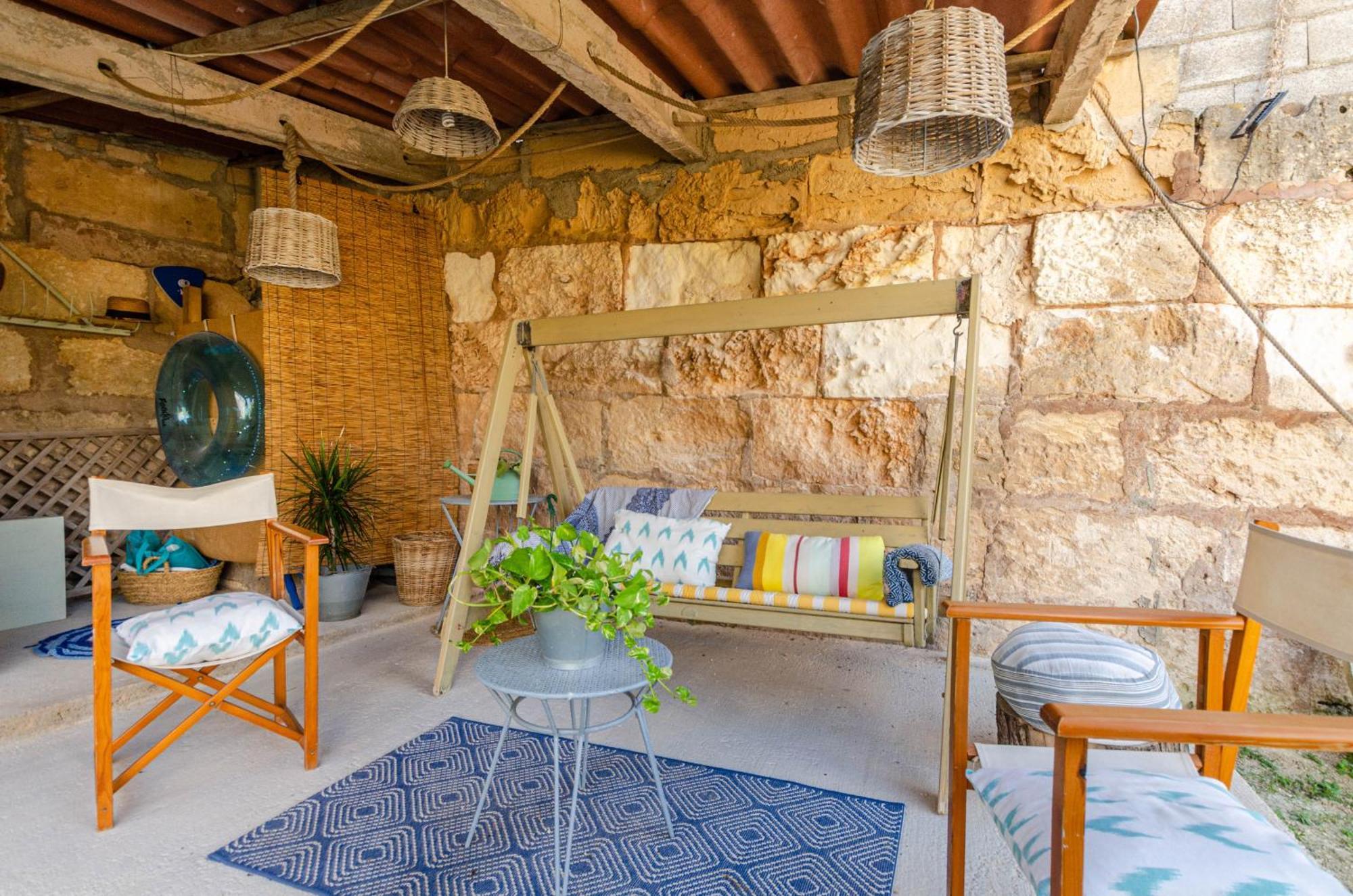 Yourhouse Cas Forner * María de la Salud